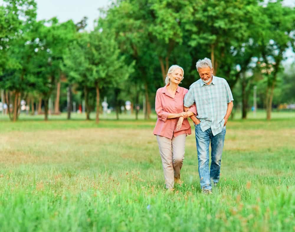 couple ponders family cremation services